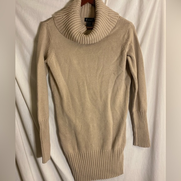 Woman’s Turtle Neck Sweater size Med. - Picture 4 of 8